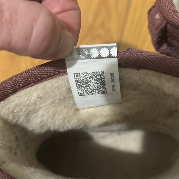 UGG girl size 5 - Picture 6 of 10